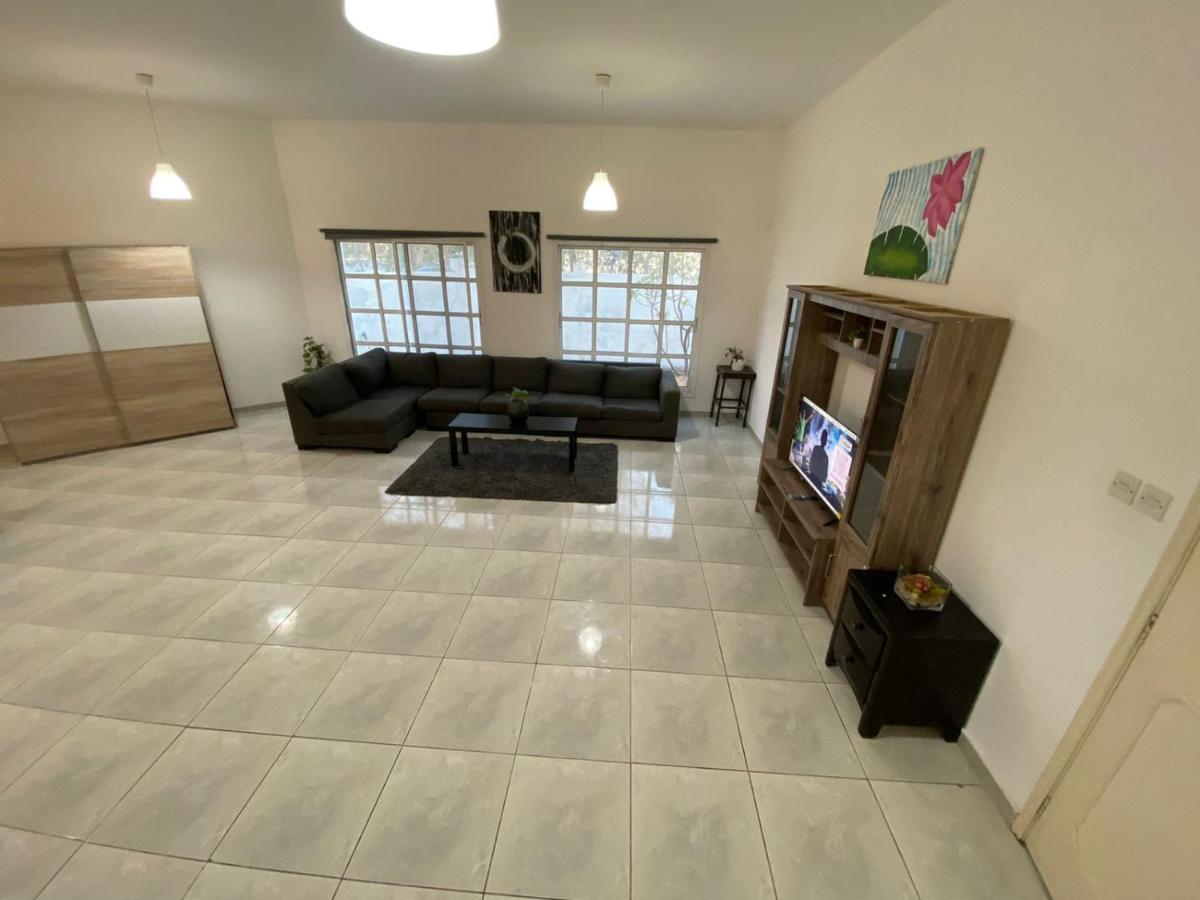 Comfortable Private Rooms In Compound Housing Dubai Ngoại thất bức ảnh